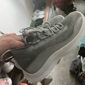 Gray Steph Curry high tops.